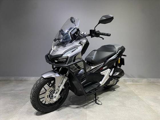 HONDA ADV 